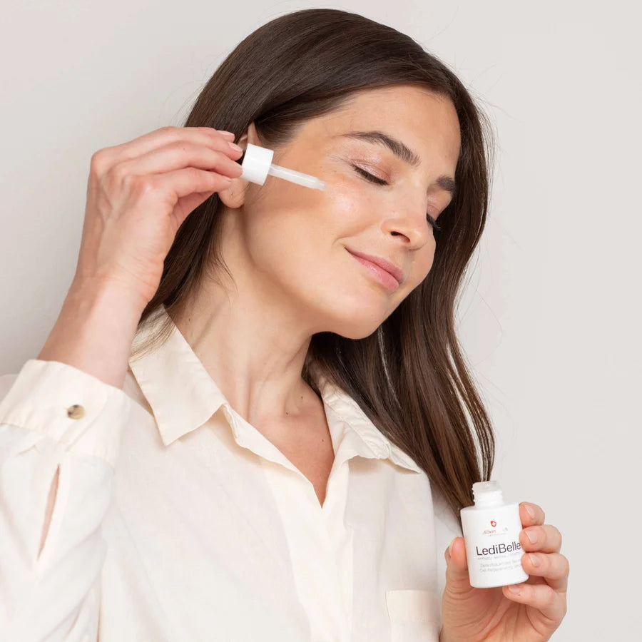 ZELLAUFBAUENDES SERUM MIT HYALURONSÄURE