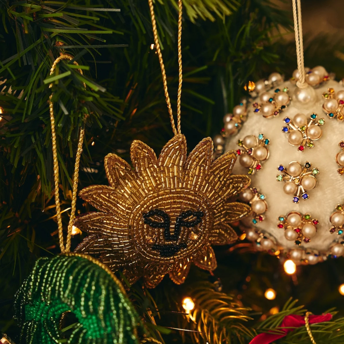 Beaded Golden Glow Ornament Christbaumschmuck